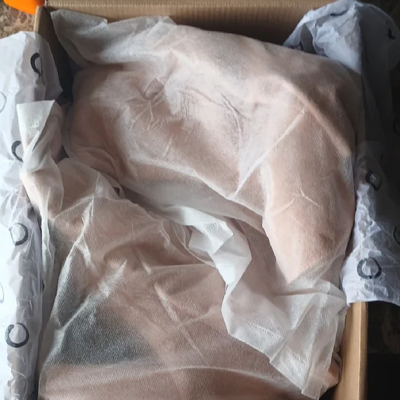 BNWOT Journee Collection Pink Heeled Boots Suede Still In Box - Picture 9 of 10